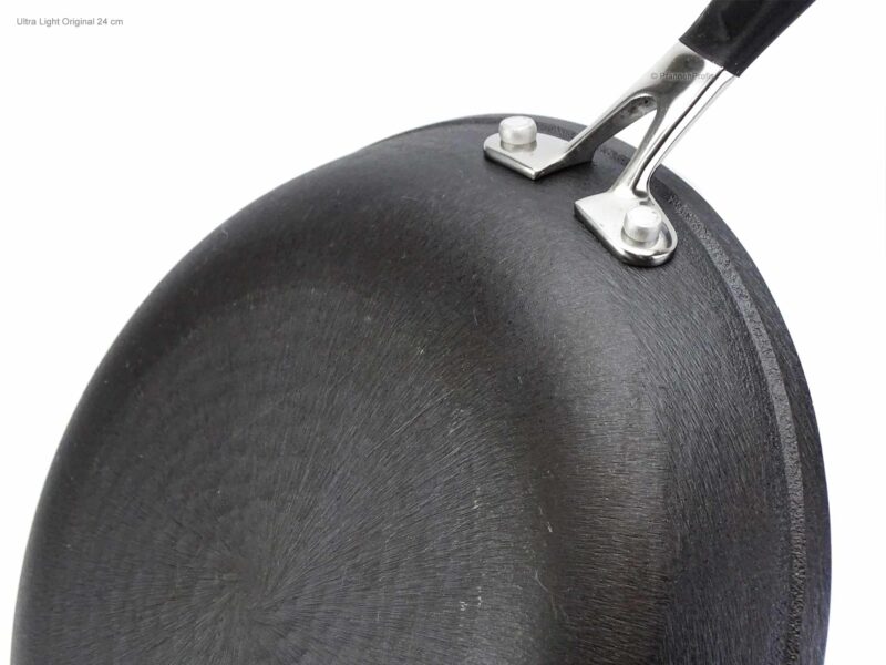 Vavente 20cm Ultra Light Cast Iron Frying Pan – Pre-Seasoned with Silicone Handle - Image 6