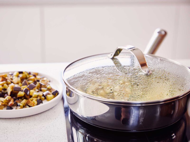 Vavente 24cm Recycled Stainless Steel Braiser Pan CICLA – High-Sided with Glass Lid - Image 4