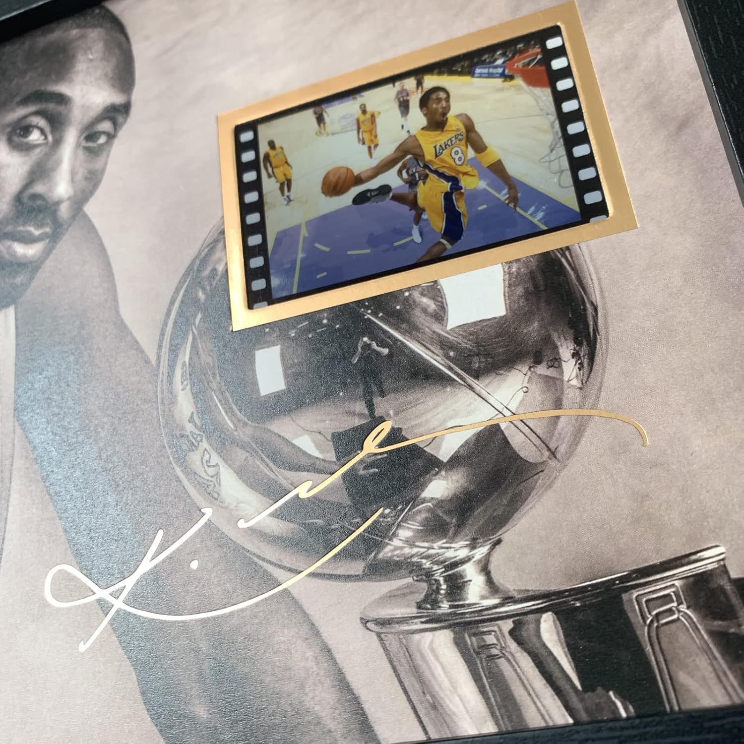 ORIMAMI Sport Superstar Kobe Bryant Poster Desktop Framed Photo Gift 8x6 Inches,with Signed and 1x35mm Film Mini Cell Display,Great Memorabilia Gift for Basketball Enthusiasts/Kobe Fans - Image 3