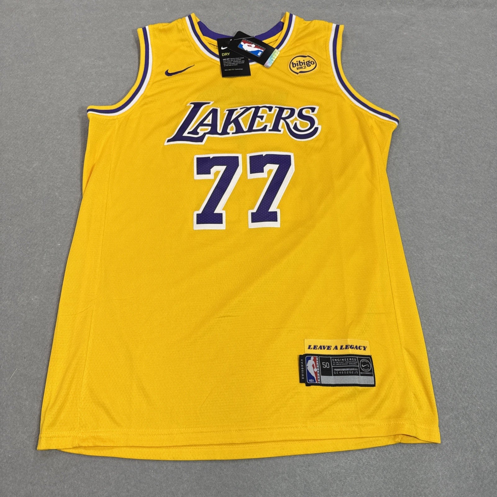 Los Angeles Lakers Jersey Mens Large NBA Basketball Luka Doncic Swingman Nike L